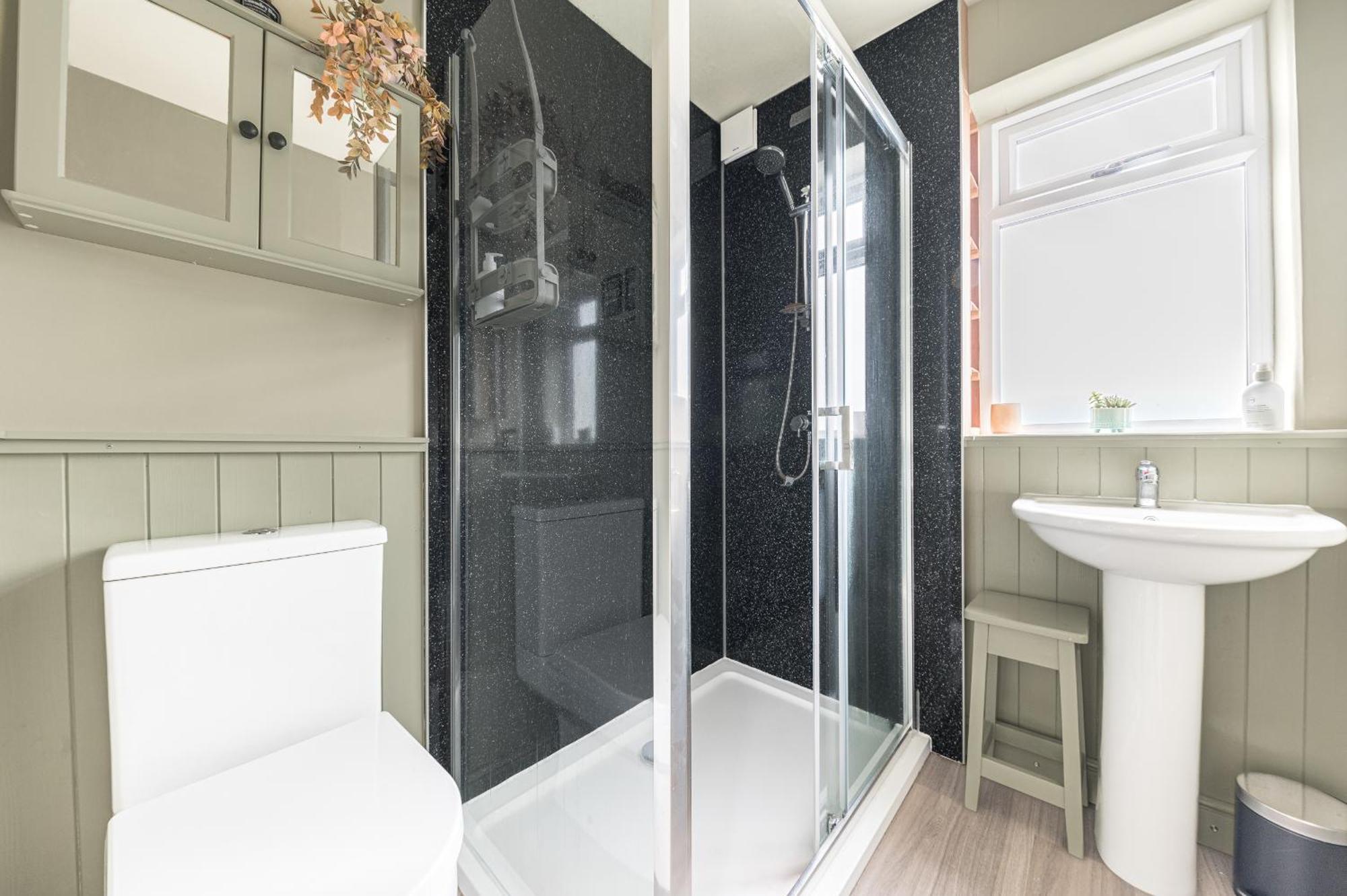 Couples Getaway In Central Windermere, Ground Floor Flat With Parking Экстерьер фото